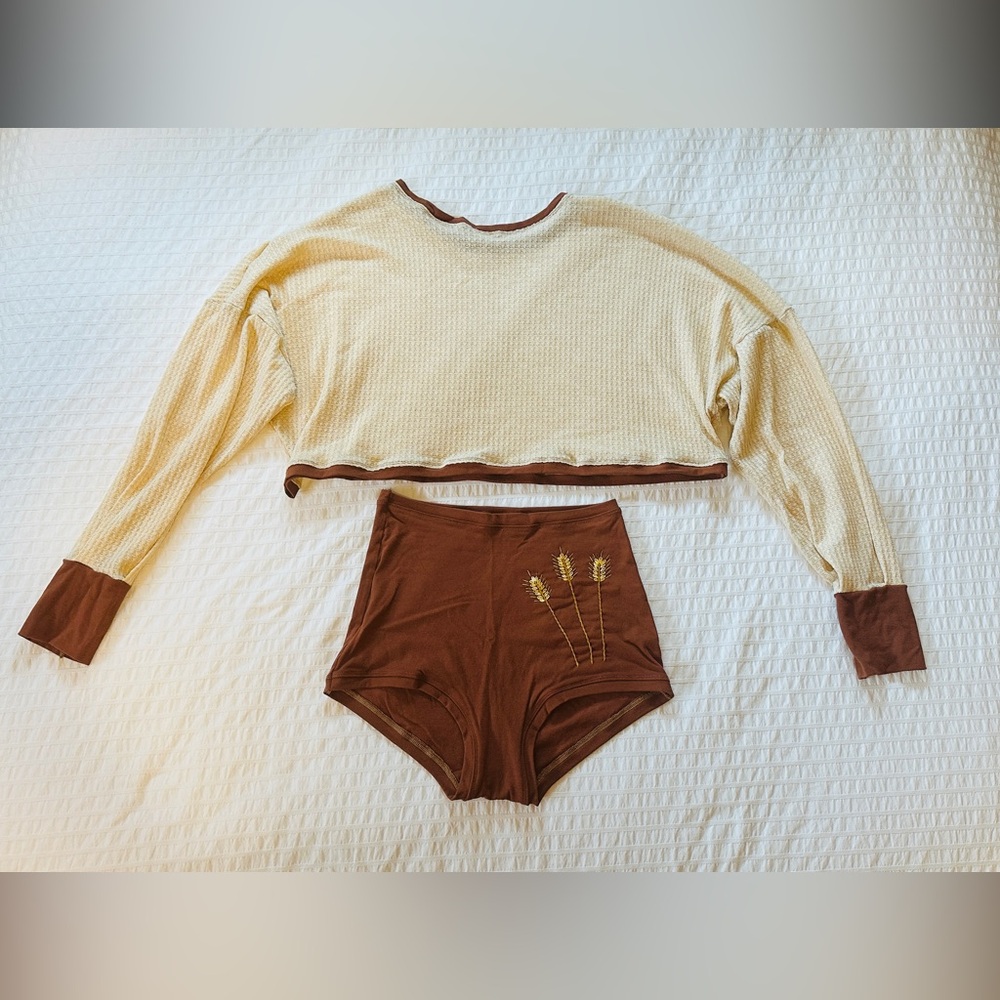 Unworn Studio Ten Fifteen Cream and Brown Embroidered Lounge Set Crop Top Small